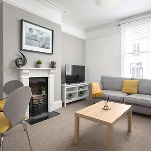https://st-georges-place-fab-cheltenham-town-house.tophotelsbath.com