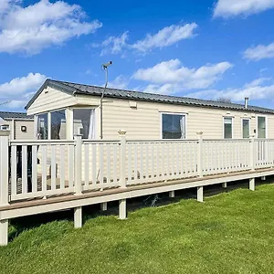 Brilliant 8 Berth Caravan For Hire At Skipsea Sands Ref 41028sf Barmston
