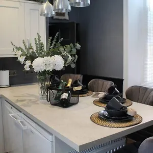 Carambola Luxury Air Bnb In The Heart Of Beverley
